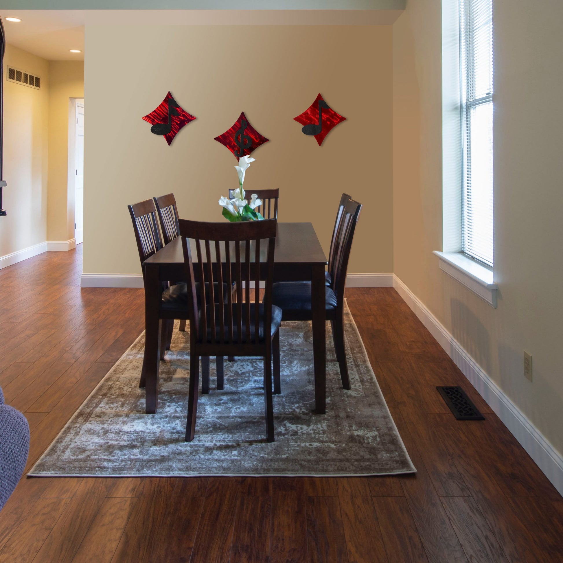 1591719951_redmusicdiamondsindiningroom-scaled