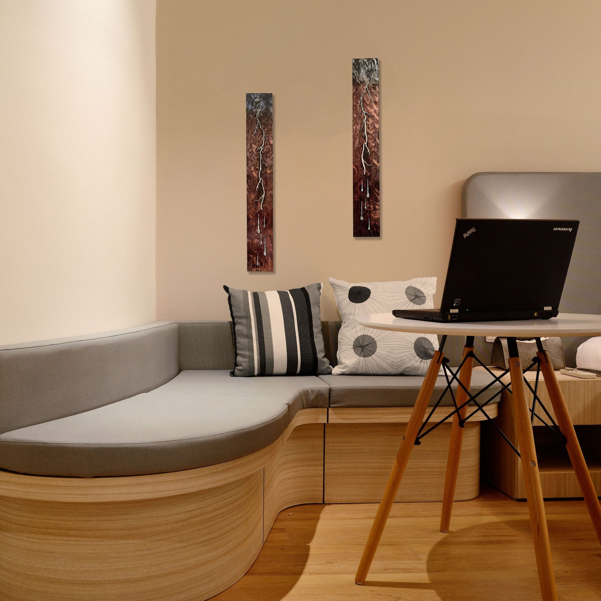 silver-Lightning-in-bedroom-scaled