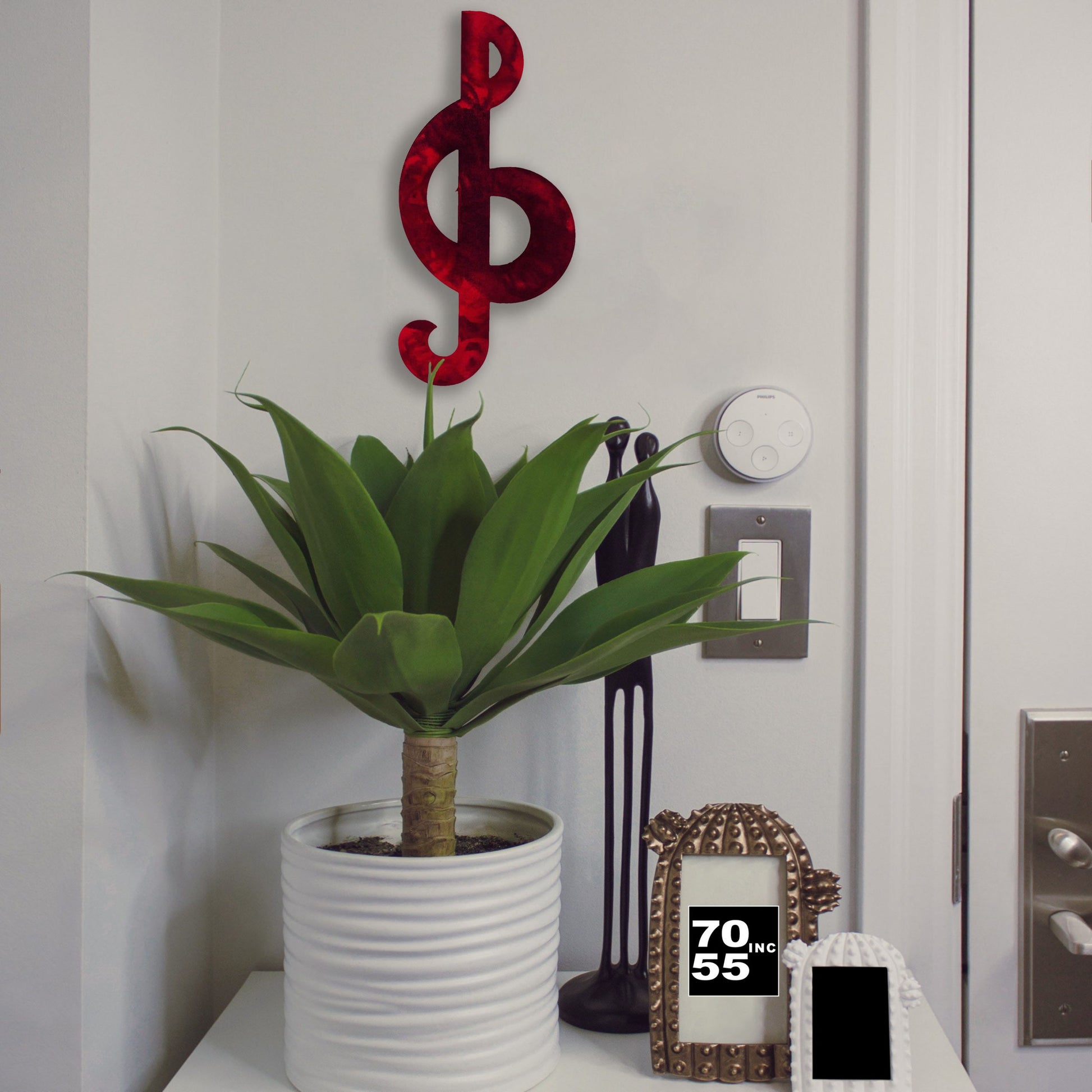 treble-clef-by-door-1-scaled